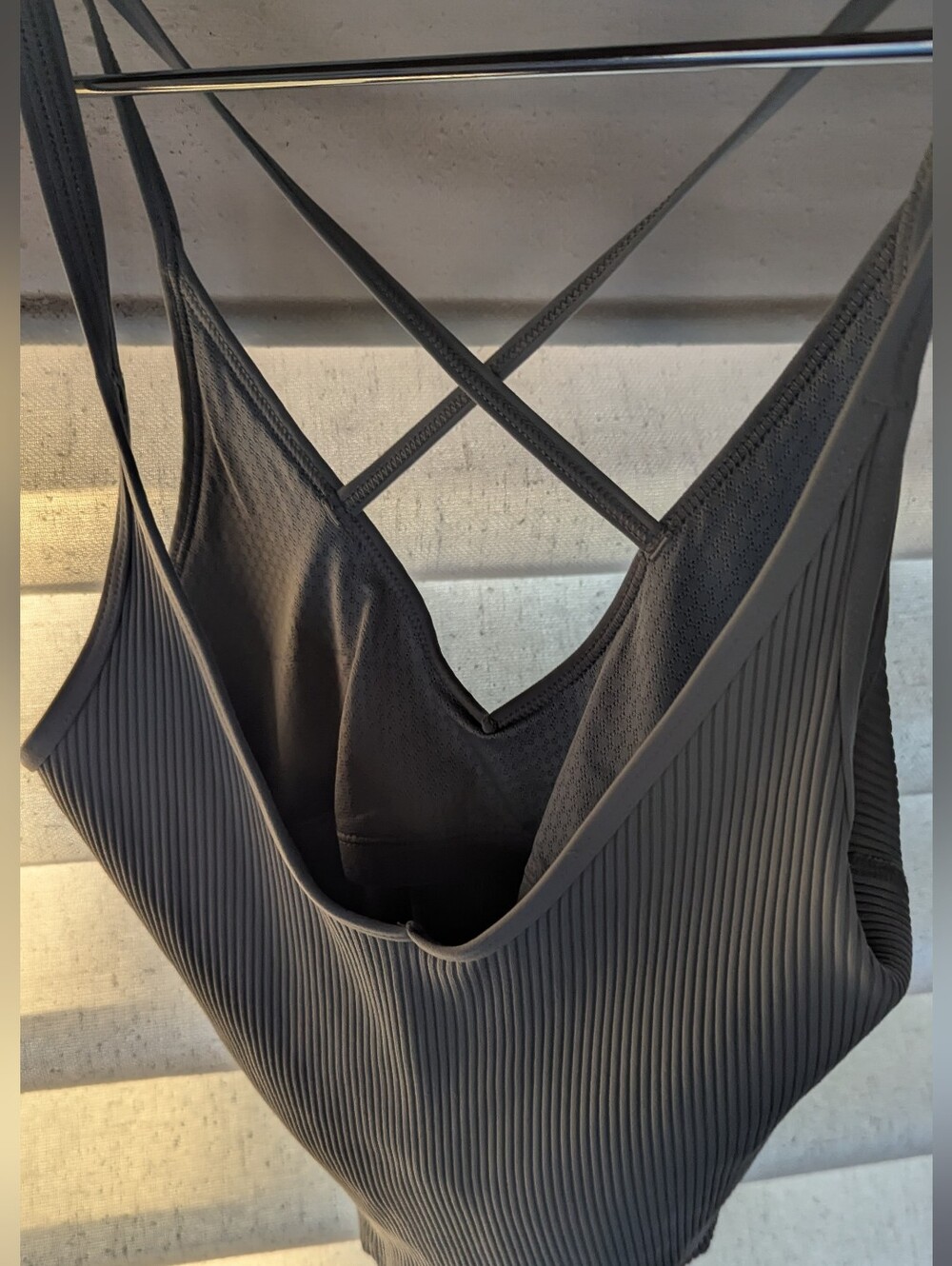 Vuori Ribbed Cross‑Back Top - Picture 4 of 4